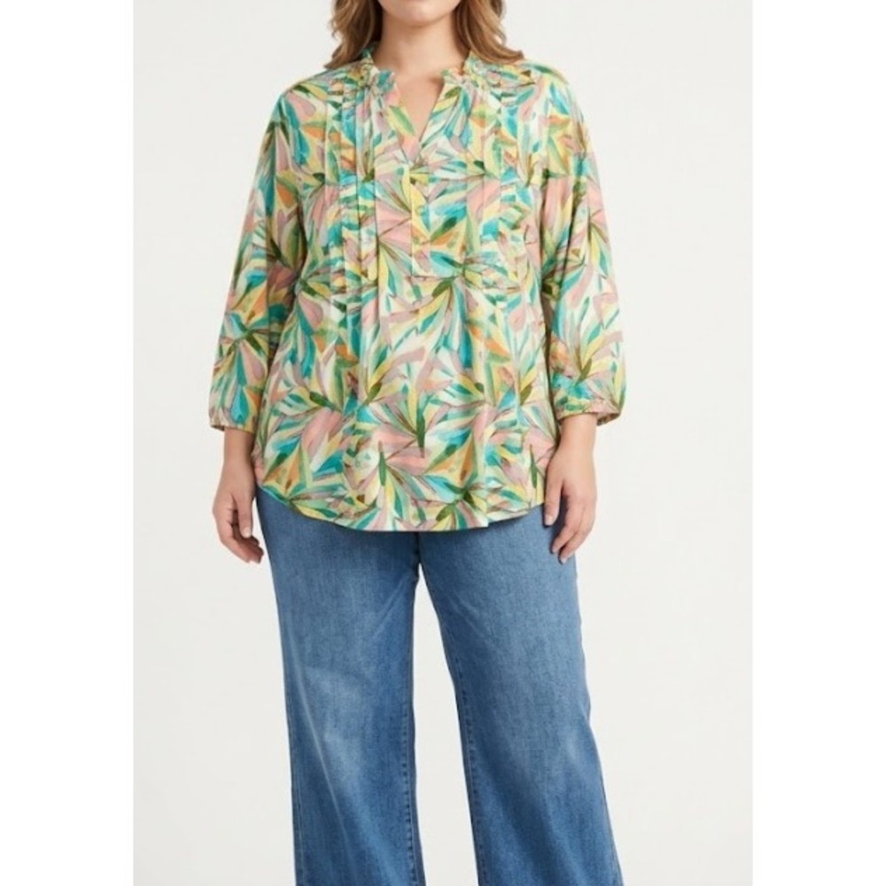Juniper + Lime Blouse Large Green Tropical Abstract Stretch Knit Pintuck Preppy